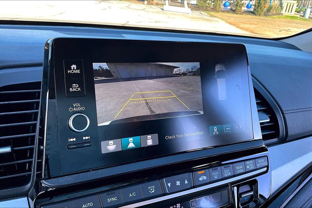 Certified 2025 Honda Odyssey Touring image 14