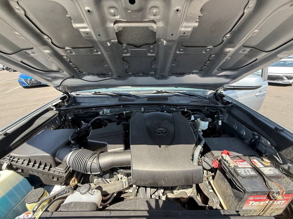 Used 2020 Toyota Tacoma SR5 RWD image 32