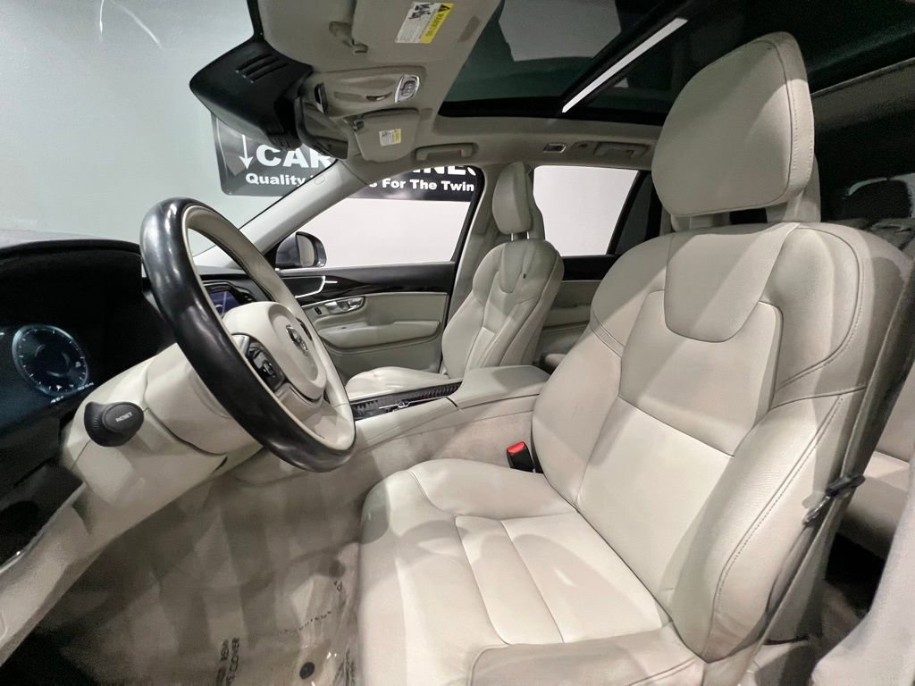 Used 2016 Volvo XC90 T6 Momentum image 17