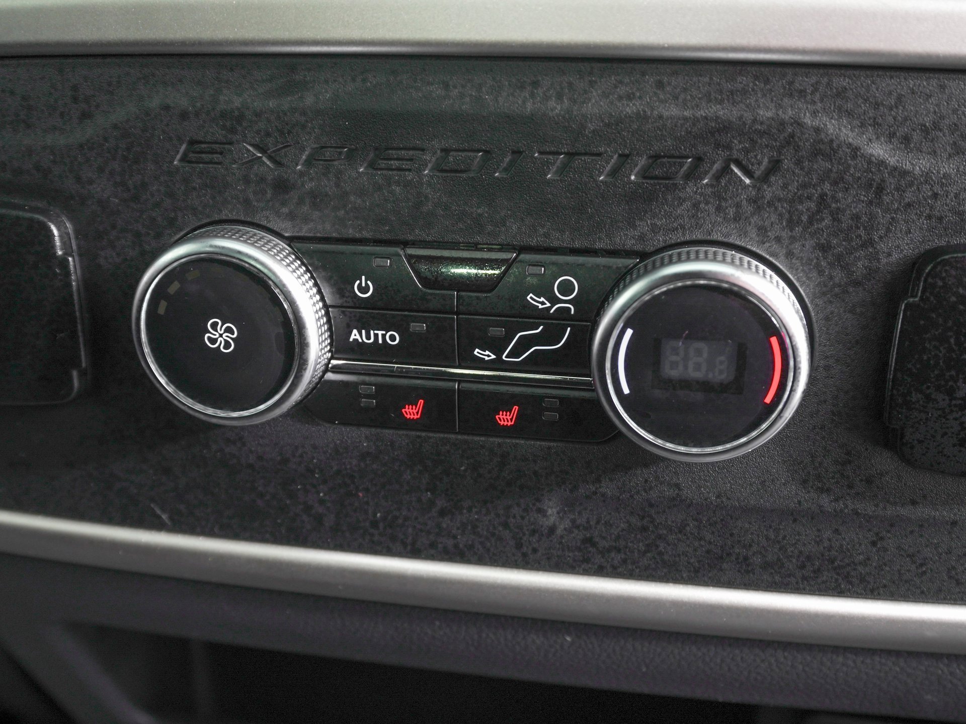 Used 2024 Ford Expedition Max Limited image 11