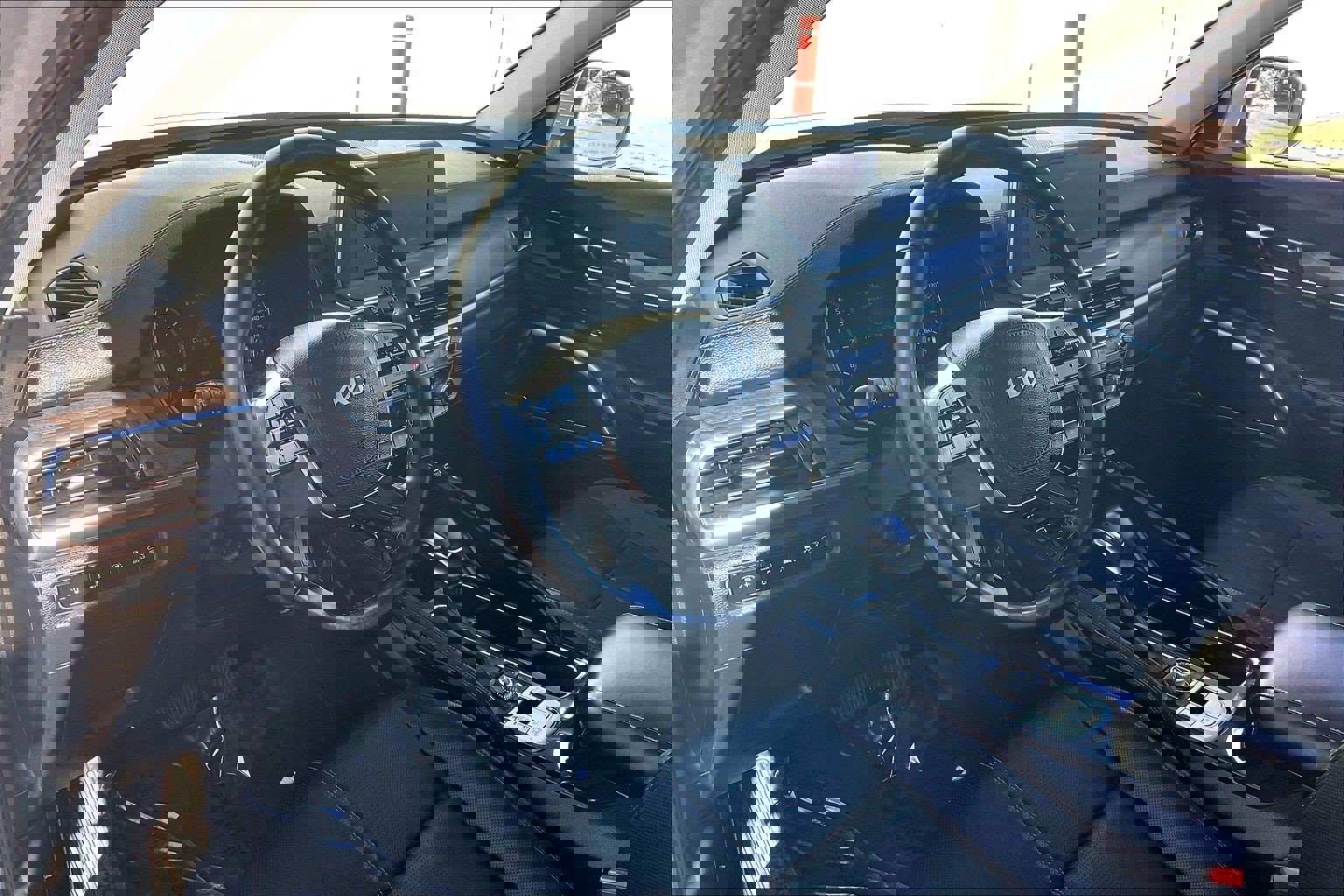 Used 2022 Kia Telluride EX w/ EX Premium Package image 18