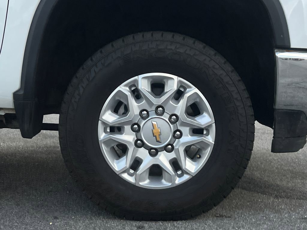 Used 2023 Chevrolet Silverado 2500 LT w/ Convenience Package image 9