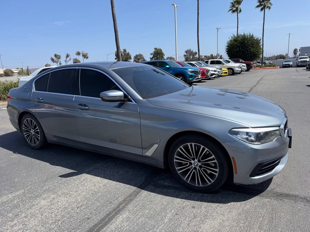 Used 2019 BMW 530e xDrive AWD/4WD image 3