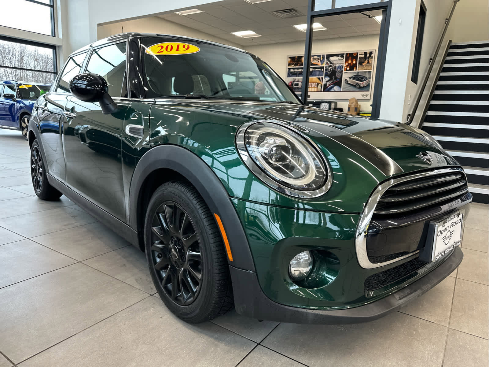 Used 2019 MINI Cooper 4-Door Hardtop image 5
