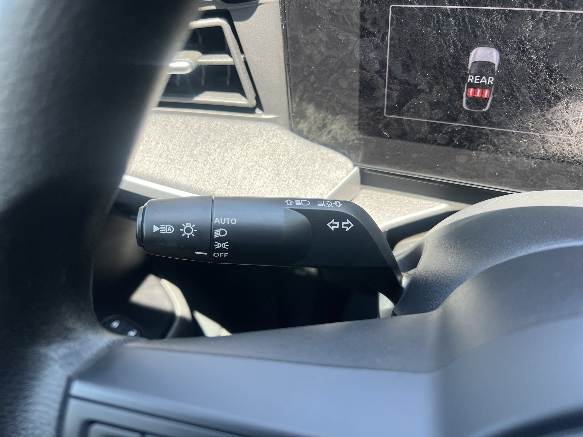Used 2025 Nissan Kicks SV FWD image 10