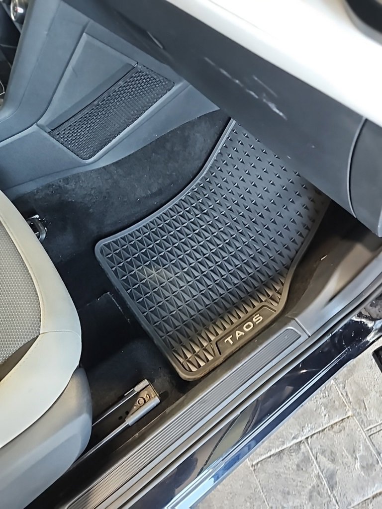 Used 2025 Volkswagen Taos S image 13