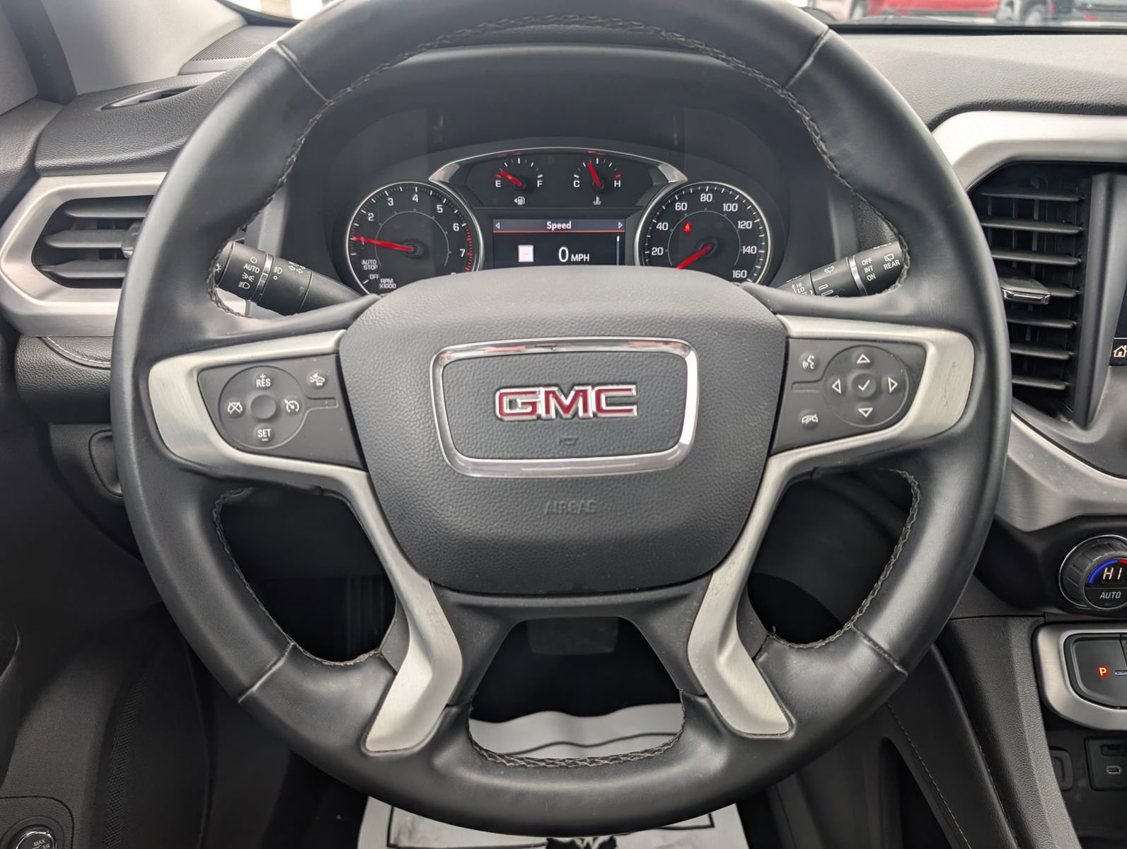 Used 2023 GMC Acadia SLT image 15