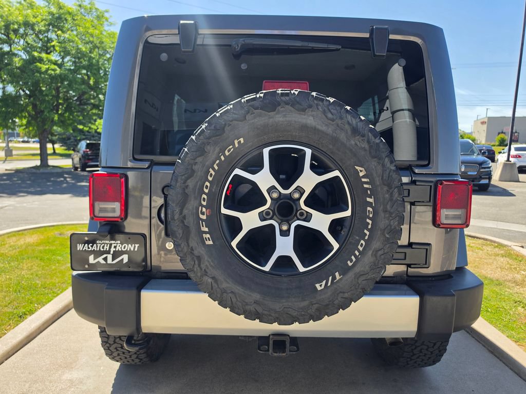 Used 2014 Jeep Wrangler Unlimited Sahara w/ Max Tow Package AWD/4WD image 6