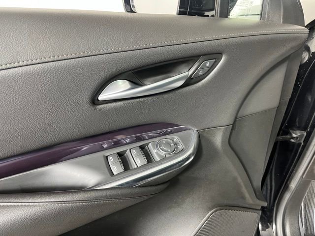 Used 2023 Cadillac XT4 Luxury w/ Cold Weather Package AWD/4WD image 16