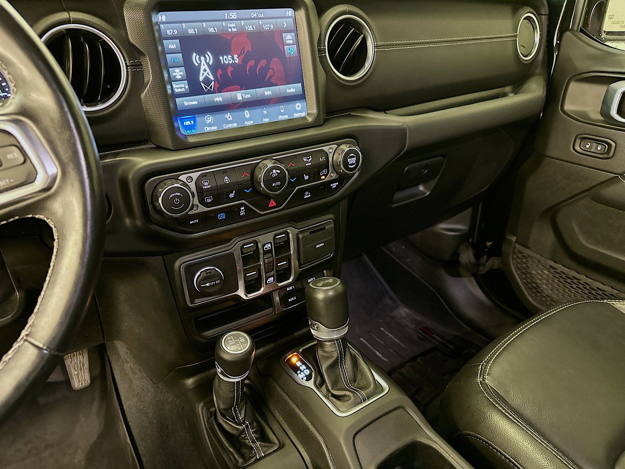 Used 2022 Jeep Wrangler Sahara w/ Cold Weather Group image 26