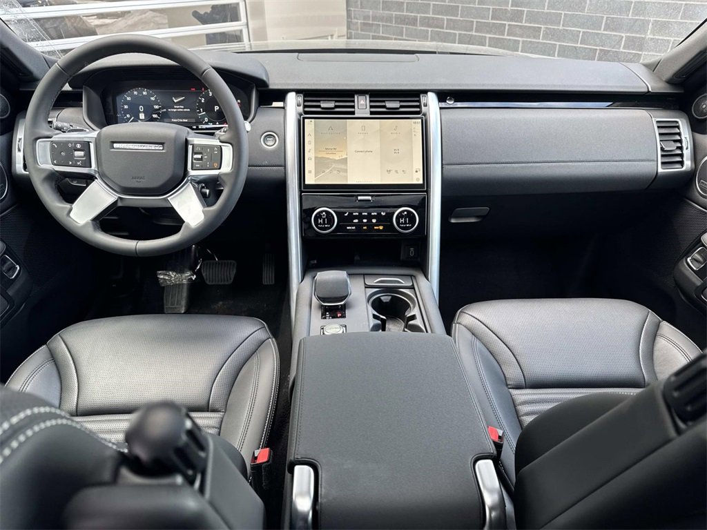 New 2026 Land Rover Discovery S image 17