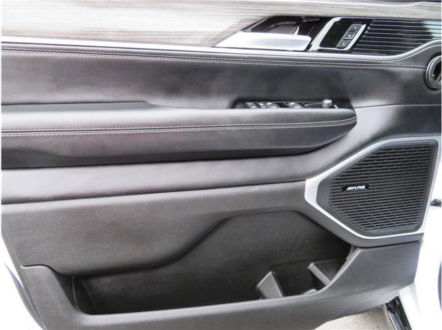 Used 2024 Jeep Wagoneer L Series III w/ Flexible Seating Group image 34