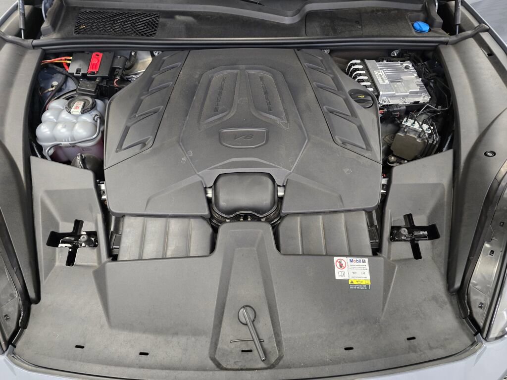 Certified 2024 Porsche Cayenne Turbo GT image 11