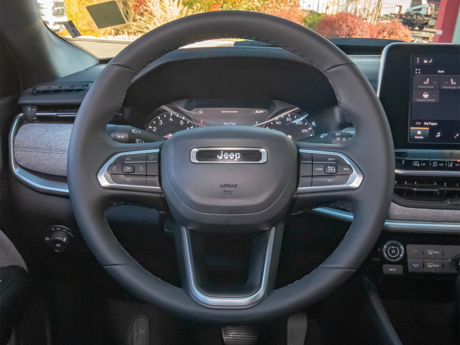 Used 2025 Jeep Compass Latitude image 13