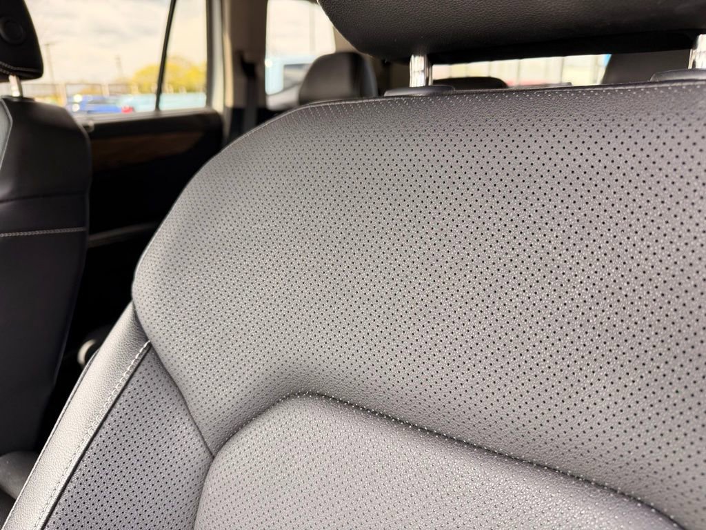 Used 2024 Volkswagen Atlas SE AWD/4WD image 12