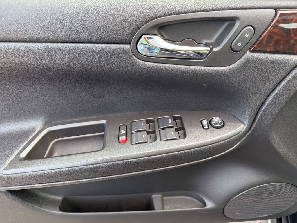 Used 2014 Chevrolet Impala LT w/ LT Sunroof Package FWD image 11