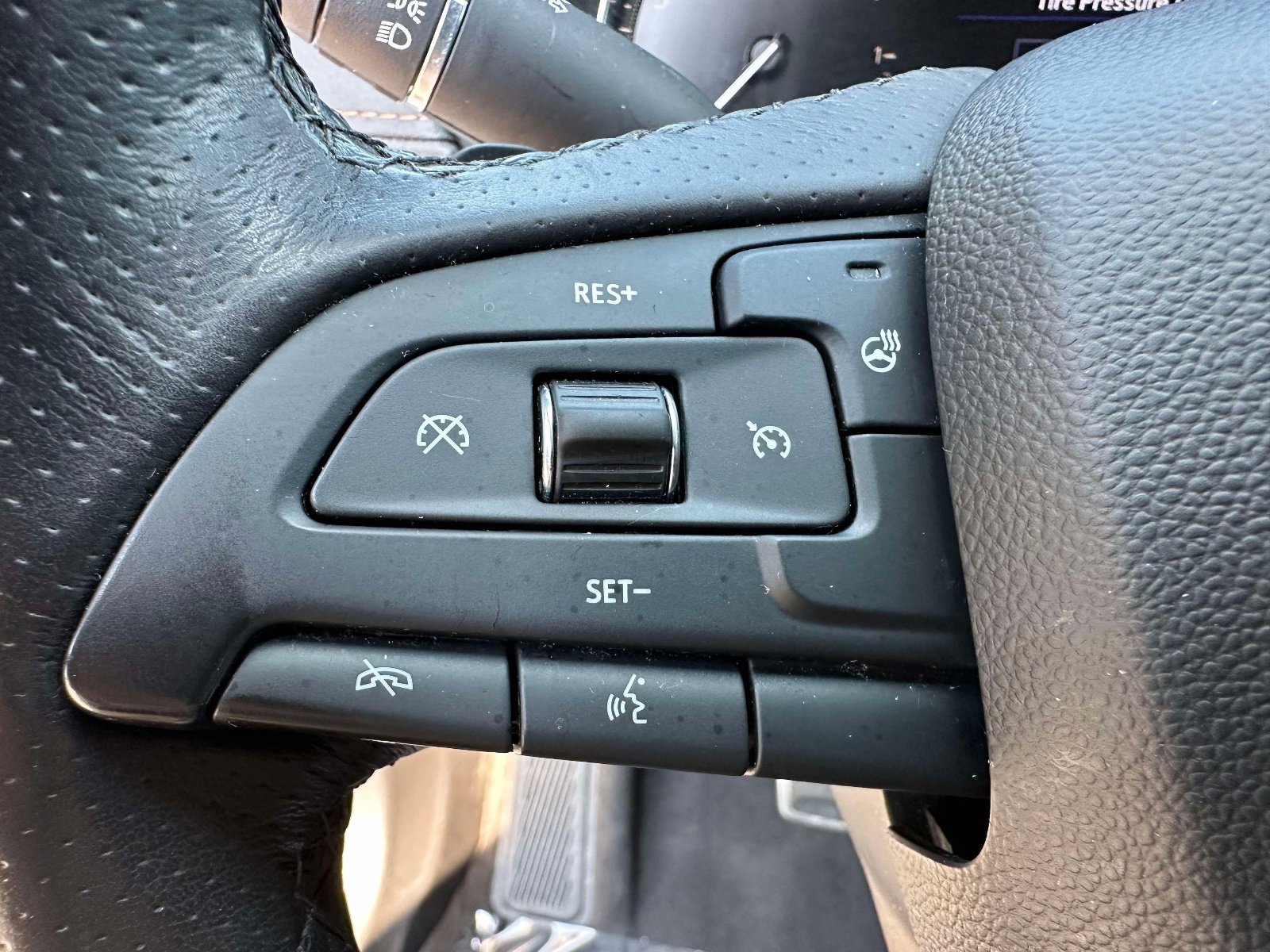 Used 2019 Cadillac XT4 Sport w/ LPO, Midnight Sport Package AWD/4WD image 18