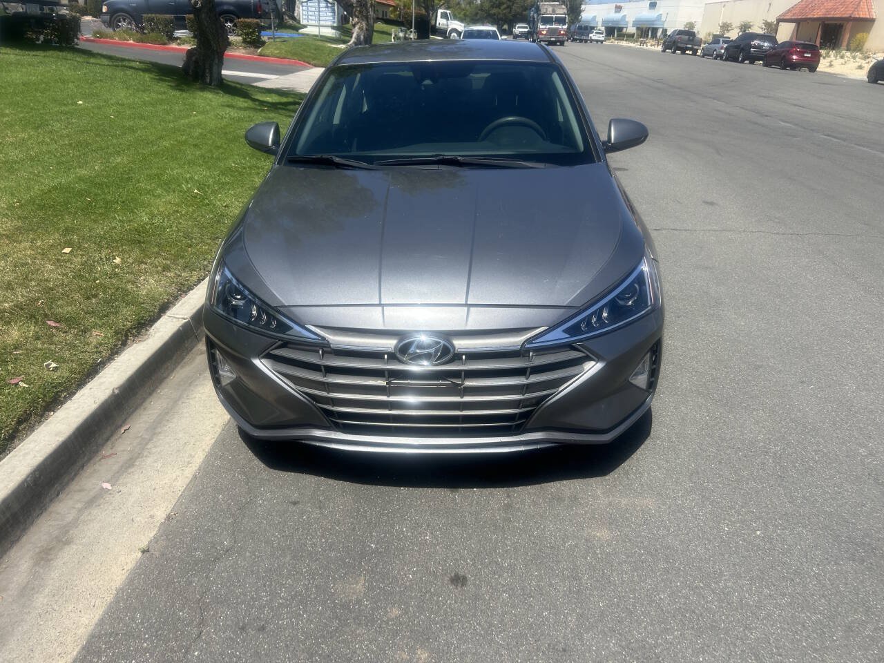 Used 2019 Hyundai Elantra SEL w/ Cargo Package FWD image 1