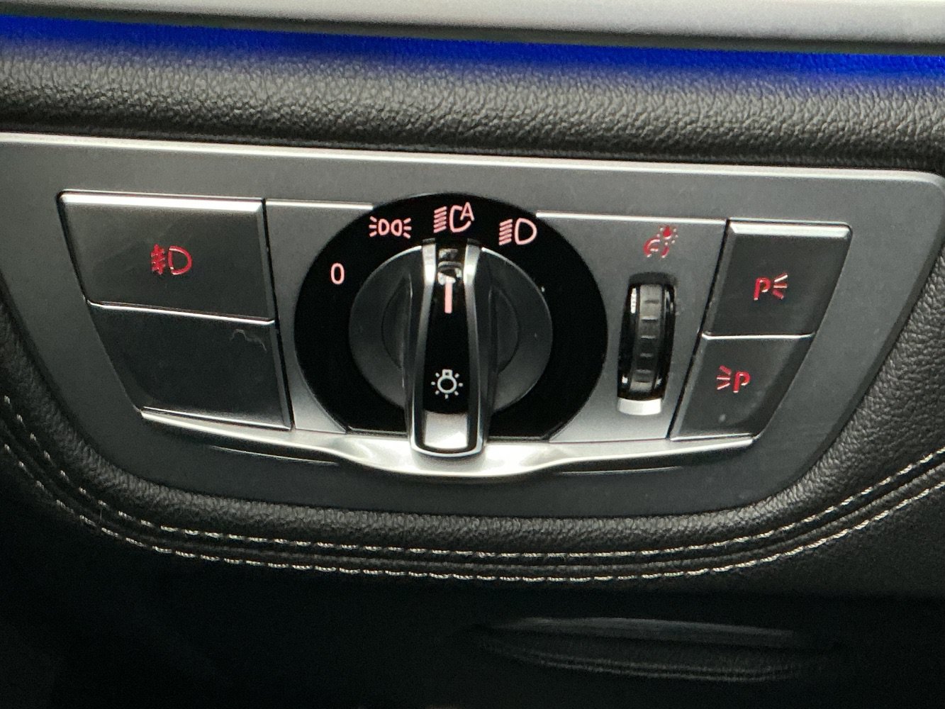 Used 2018 BMW 750i RWD image 39