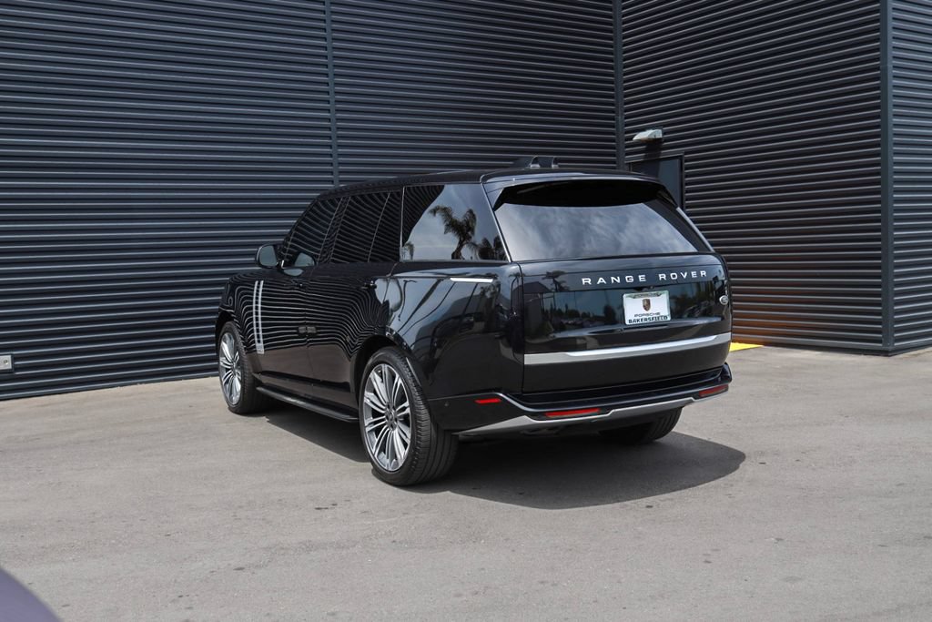 Used 2023 Land Rover Range Rover Autobiography AWD/4WD image 3