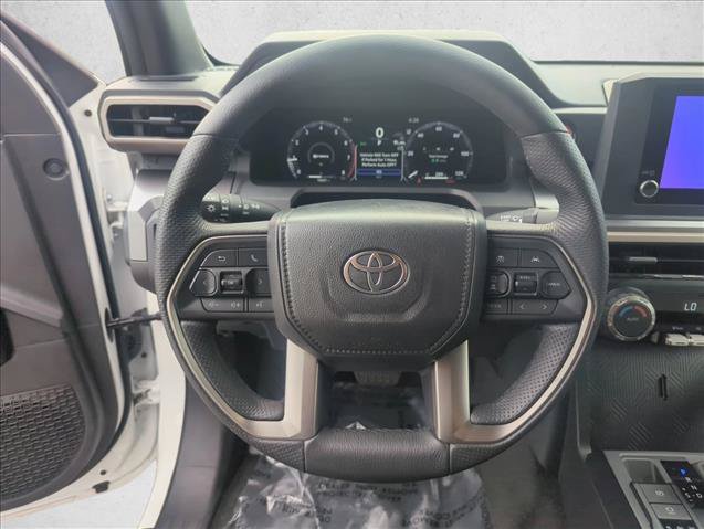 Certified 2025 Toyota Tacoma TRD Off-Road AWD/4WD image 12