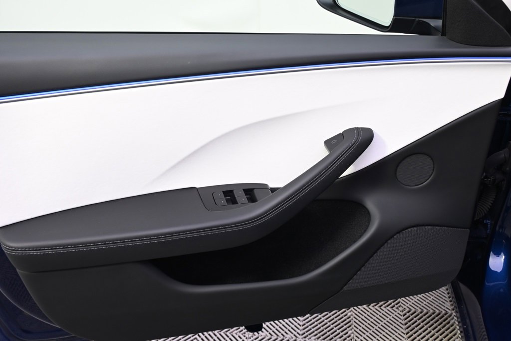 Used 2025 Tesla Model 3 Long Range image 23