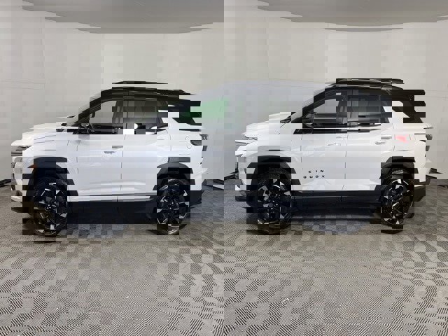 Used 2025 Chevrolet Equinox RS w/ Safety and Technology Package image 4