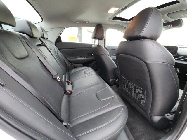 Used 2025 Hyundai Elantra Limited image 8