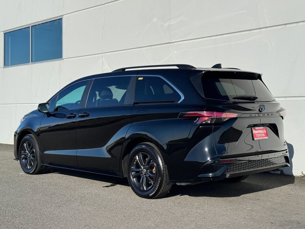 Used 2024 Toyota Sienna XSE image 5