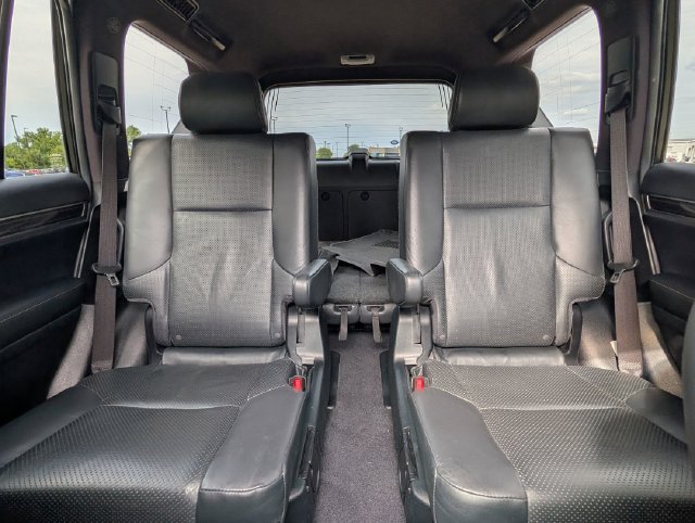 Used 2023 Lexus GX 460 Luxury w/ Sport Design Package AWD/4WD image 29