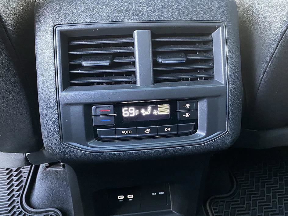 Used 2022 Volkswagen Atlas SEL image 27