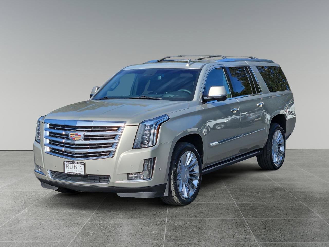 Used 2017 Cadillac Escalade ESV Platinum image 3