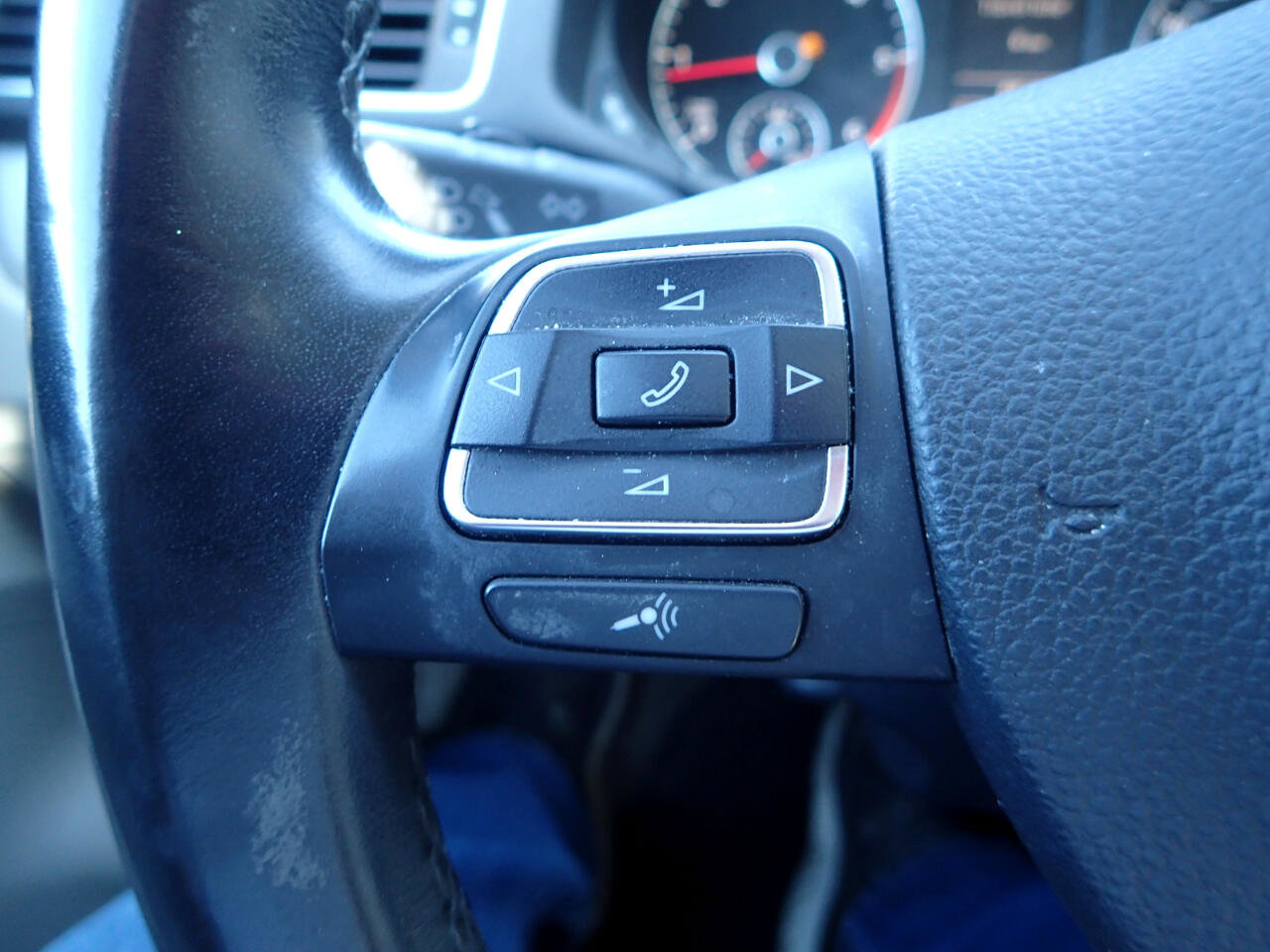 Used 2013 Volkswagen Passat TDI SE image 15