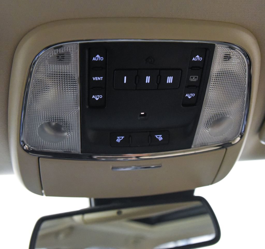 Used 2015 Chrysler 300 C Platinum w/ Harman/Kardon Audio Group AWD/4WD image 31