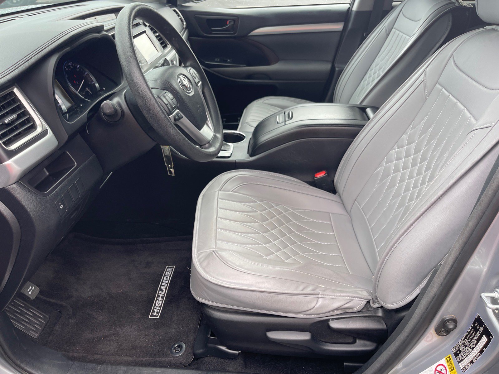 Used 2016 Toyota Highlander LE FWD image 10