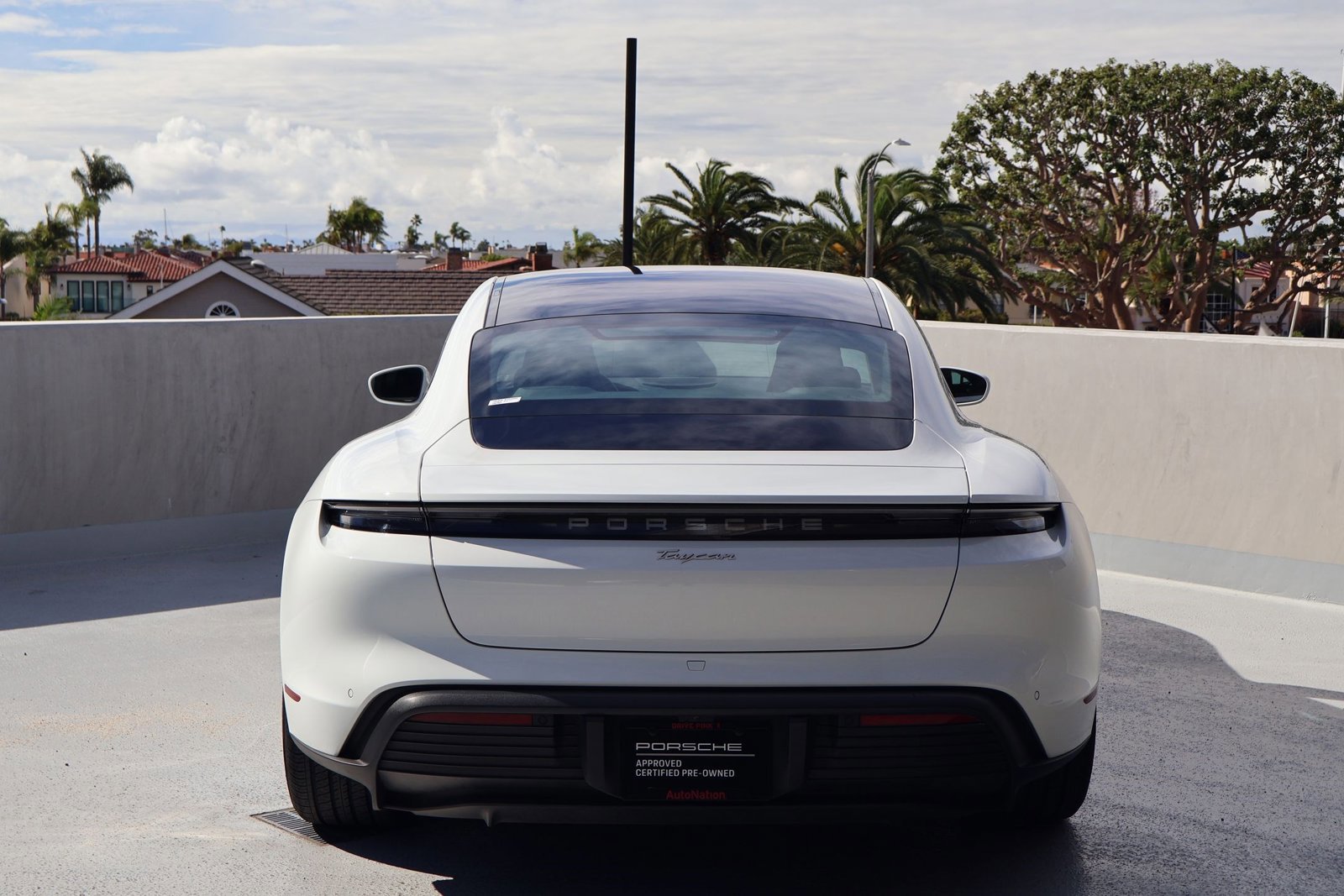 Certified 2022 Porsche Taycan image 9