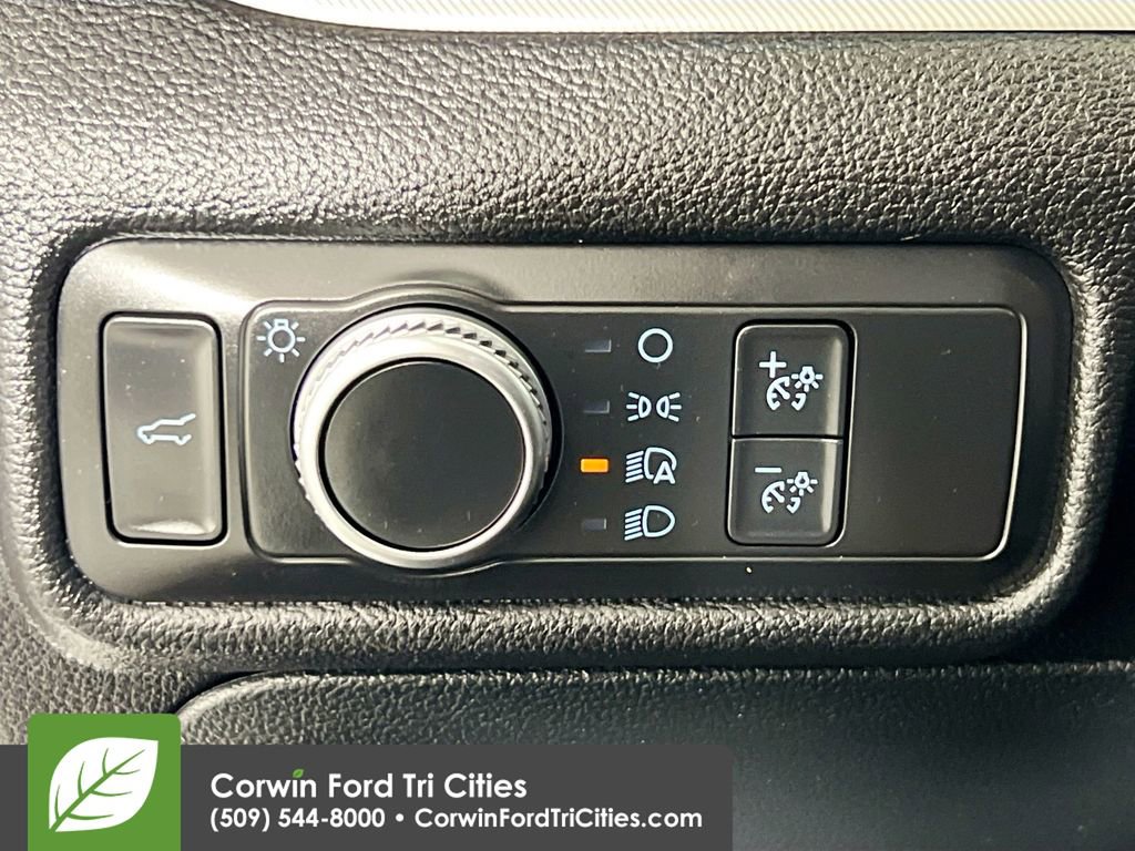 Used 2020 Ford Explorer XLT w/ Comfort Package AWD/4WD image 20
