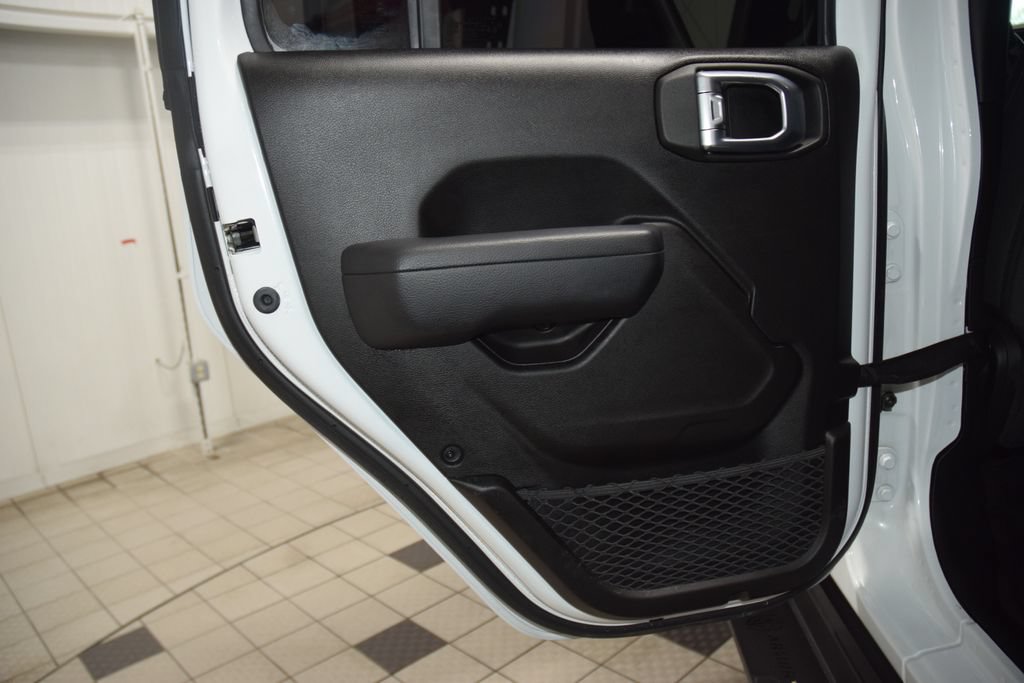 Used 2024 Jeep Gladiator Sport AWD/4WD image 39