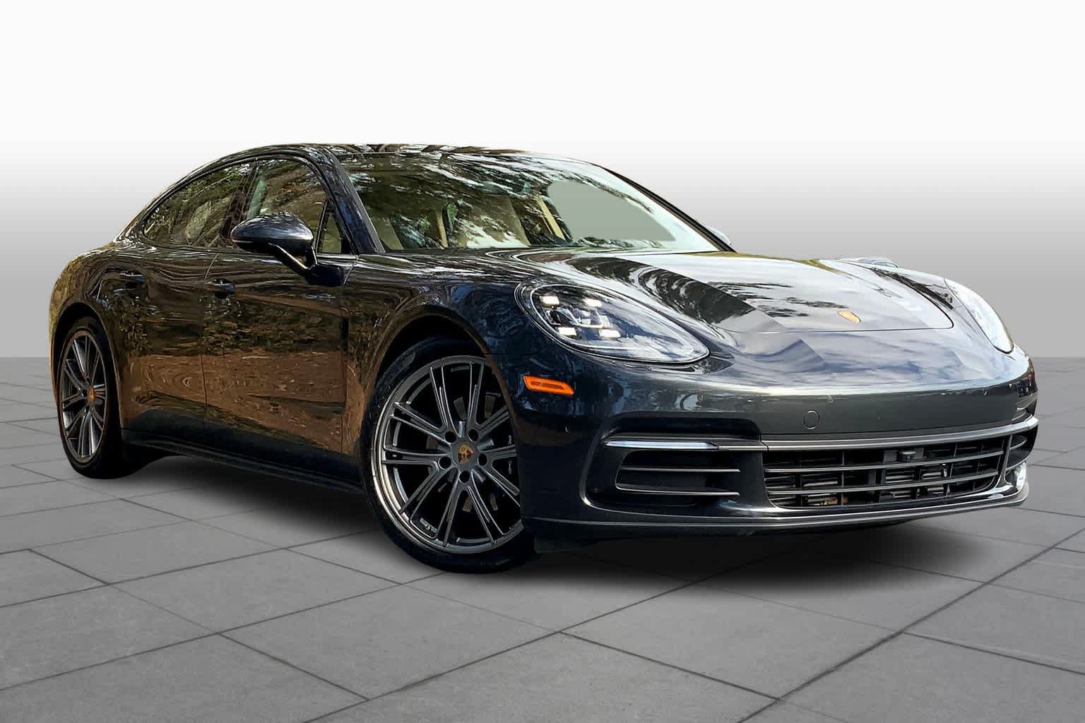 Used 2018 Porsche Panamera RWD image 3