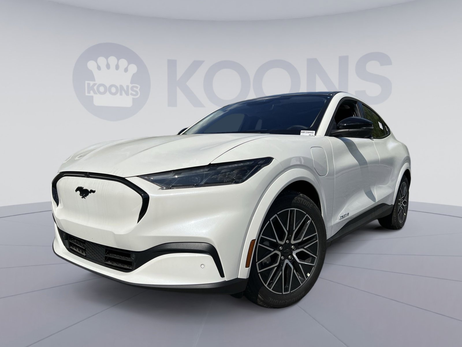 New 2025 Ford Mustang Mach-E Premium image 1