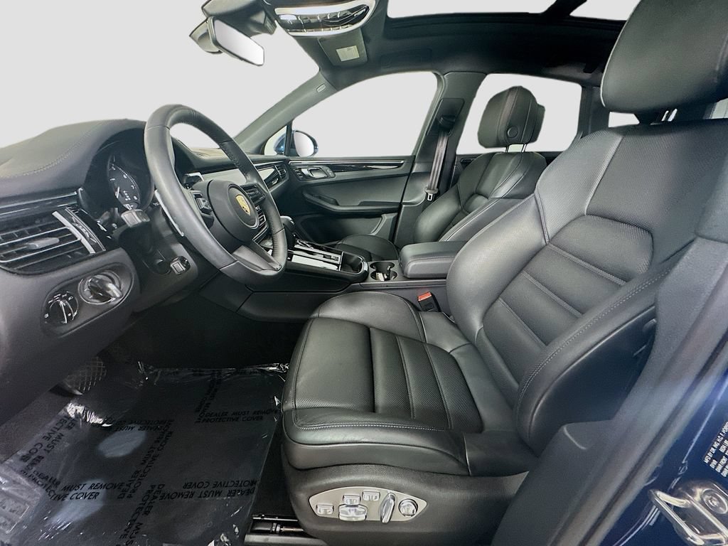 New 2025 Porsche Macan AWD/4WD image 5