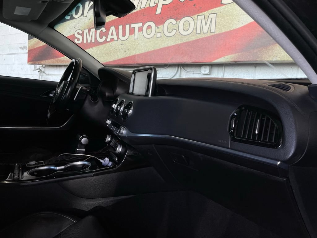 Used 2019 Kia Stinger RWD image 20