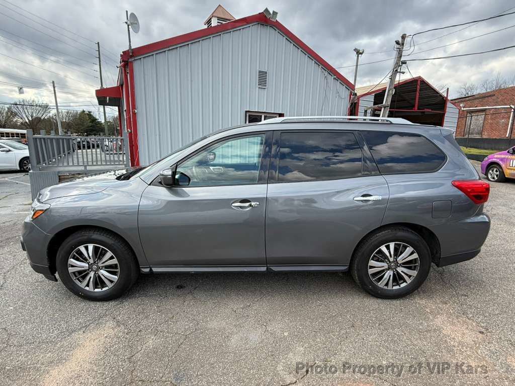 Used 2019 Nissan Pathfinder SV image 8