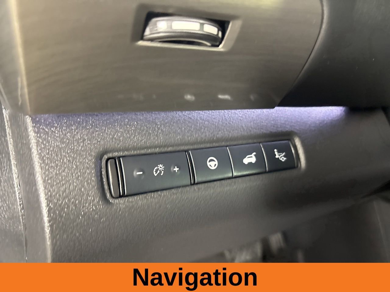Used 2024 Nissan Pathfinder Platinum w/ Cargo Package image 10