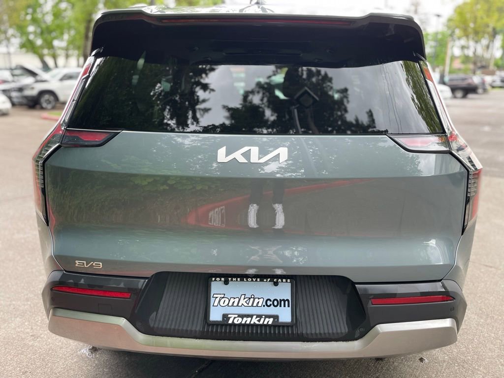 Used 2024 Kia EV9 Wind AWD/4WD image 5