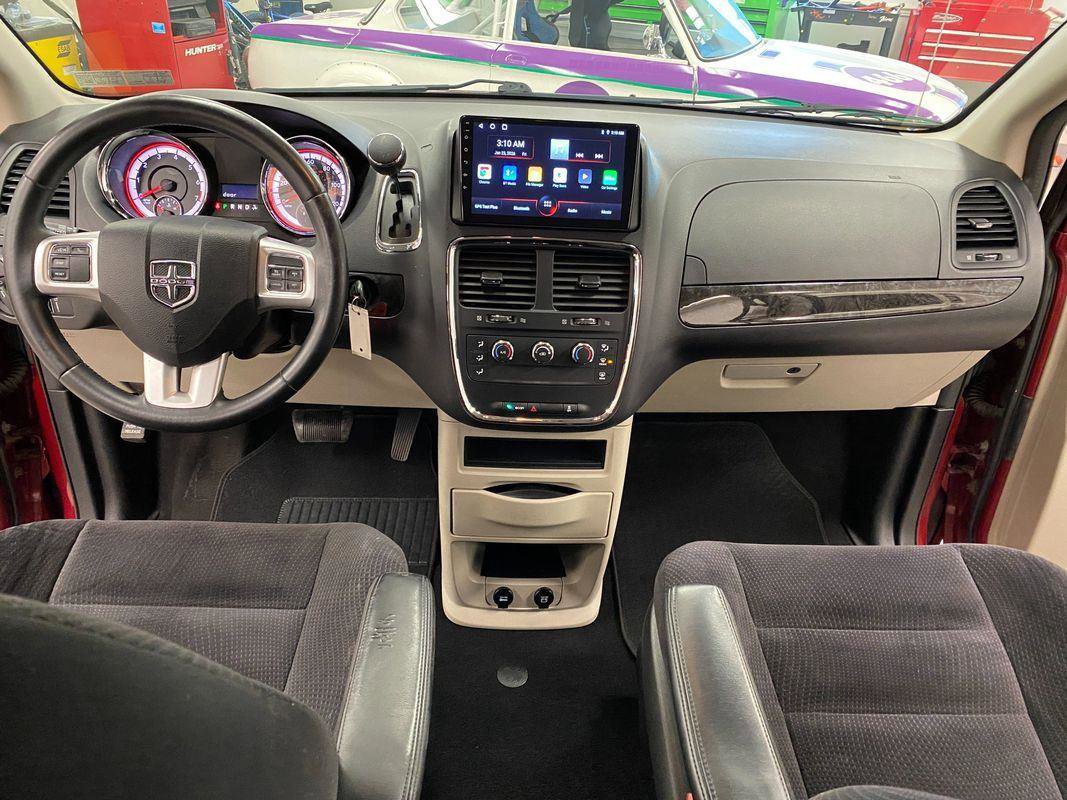 Used 2014 Dodge Grand Caravan American Value Package w/ UConnect Hands-Free Group image 22