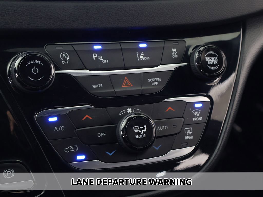 Used 2025 Chrysler Pacifica Select FWD image 7