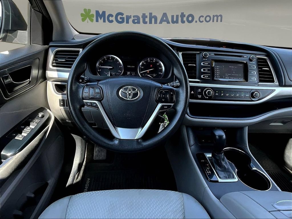 Used 2015 Toyota Highlander LE FWD image 10