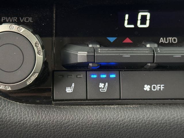 Used 2024 Toyota Tundra Limited w/ Power Package AWD/4WD image 24