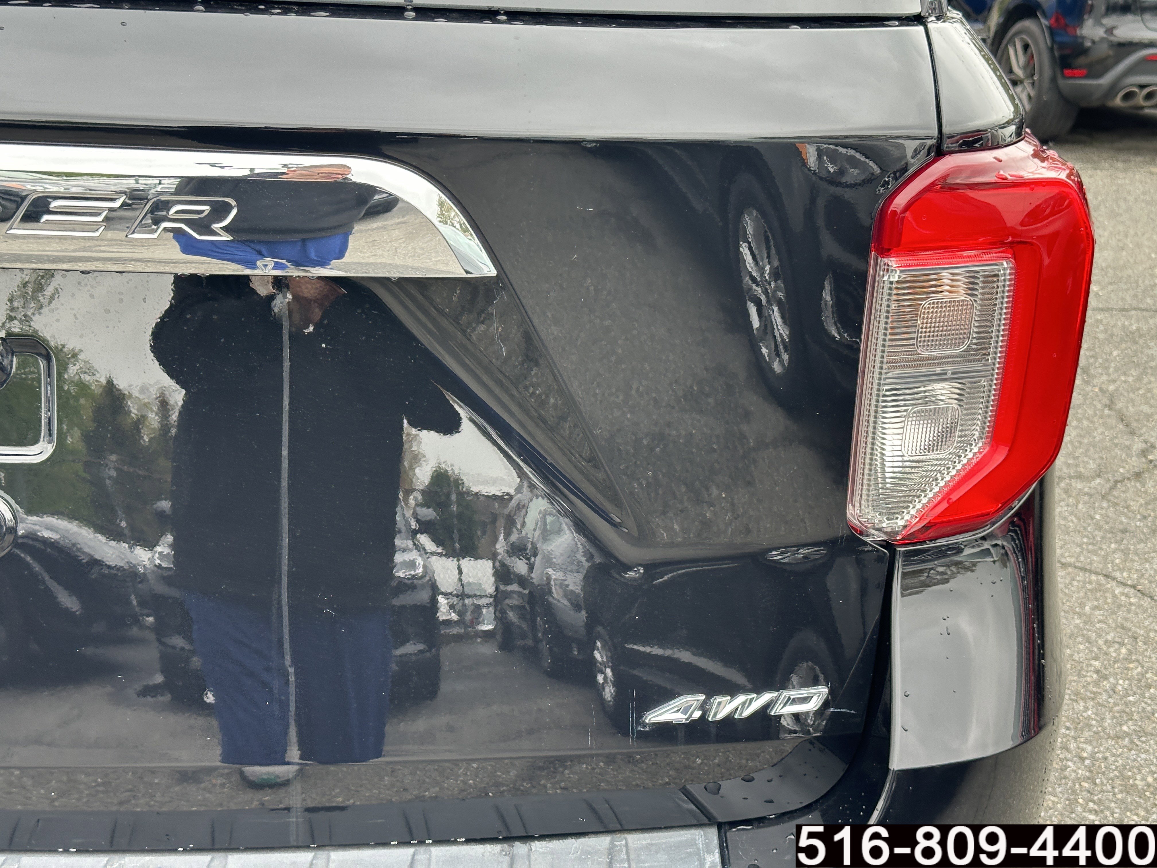 Used 2023 Ford Explorer XLT AWD/4WD image 35